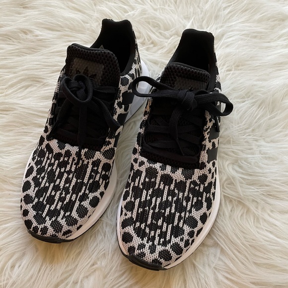 Adidas Leopard Swift Run NWT 7 - Picture 9 of 16